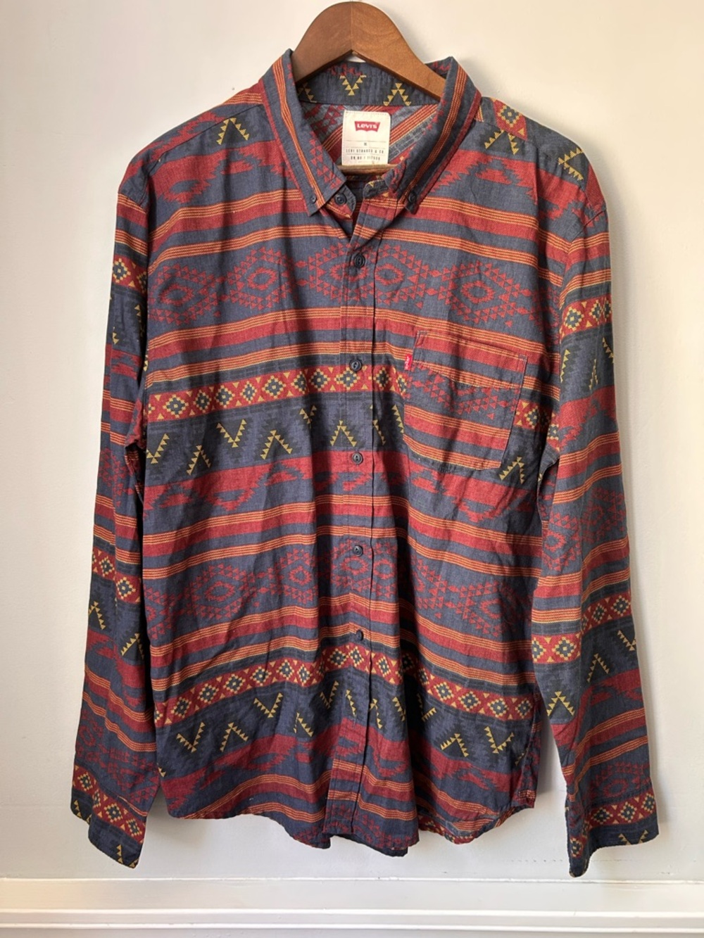 Levi's Aztec Men XL Shirt Long Sleeve Button Down Stripes Southwest